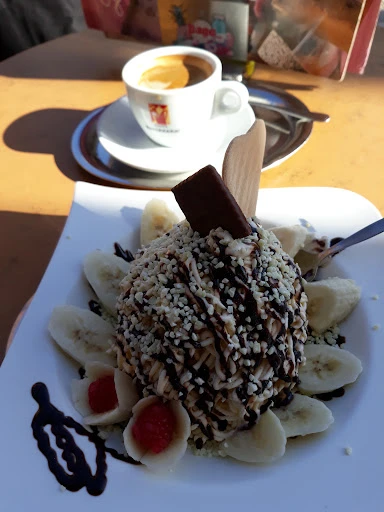 Café Eiscafe La Perla photo 2