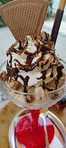 Café Eiscafe La Perla photo 7